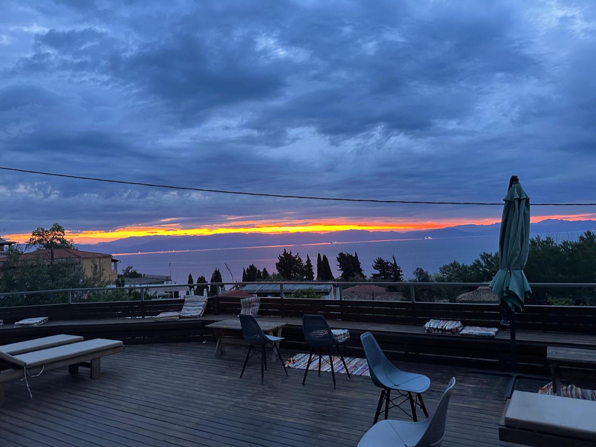 Seven Keys Luxury Suites Achilleion Ngoại thất bức ảnh