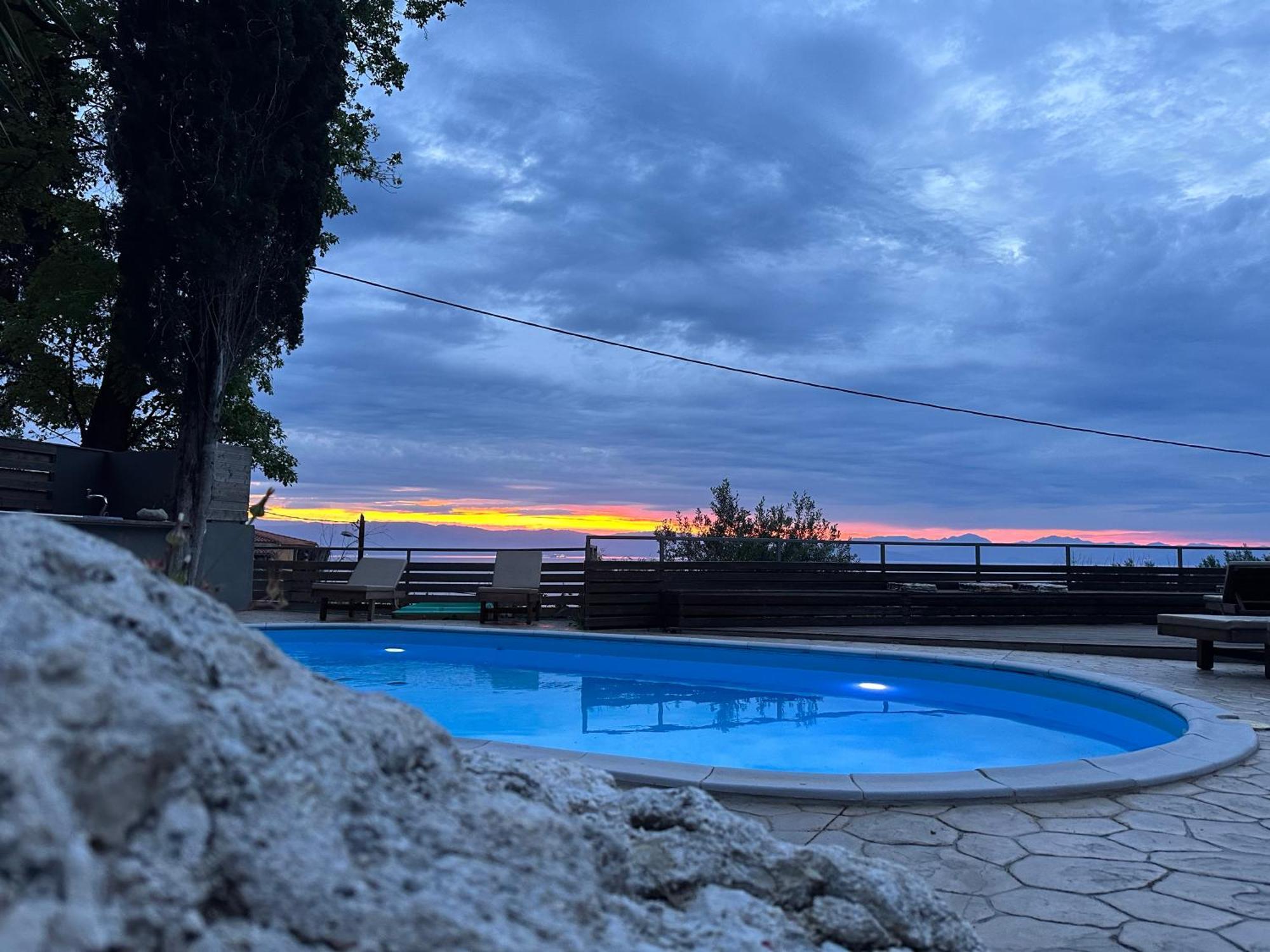 Seven Keys Luxury Suites Achilleion Ngoại thất bức ảnh